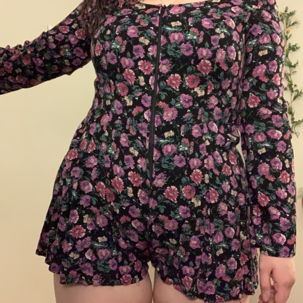 Size S floral long sleeve romper